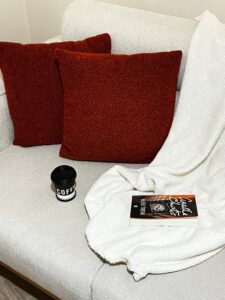 How to Create a Cozy Reading Nook in Any Room